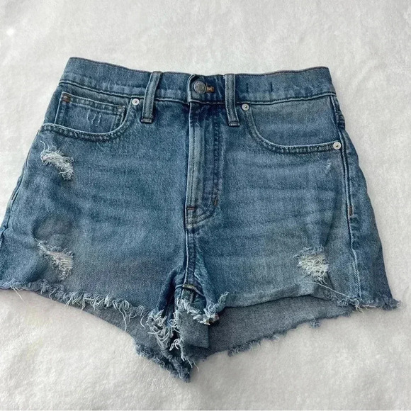 Madewell Pants - Madewell‎ THE PERFECT
JEAN SHORT size 27